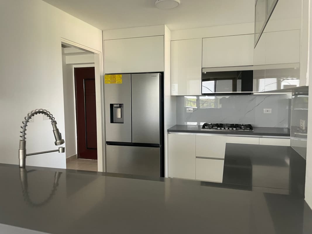 Large master bedroom with balcony view, walk-in closet, ensuite bath in PH Clayton Park 1 Panama