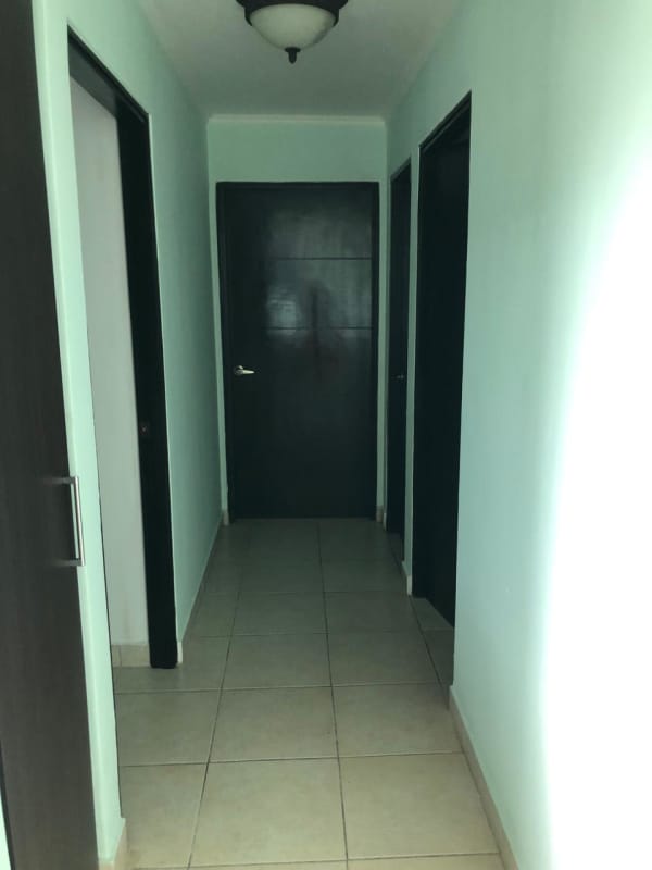 Modern kitchen with granite countertops, stainless steel appliances, Panama furnished apartment Clayton Park