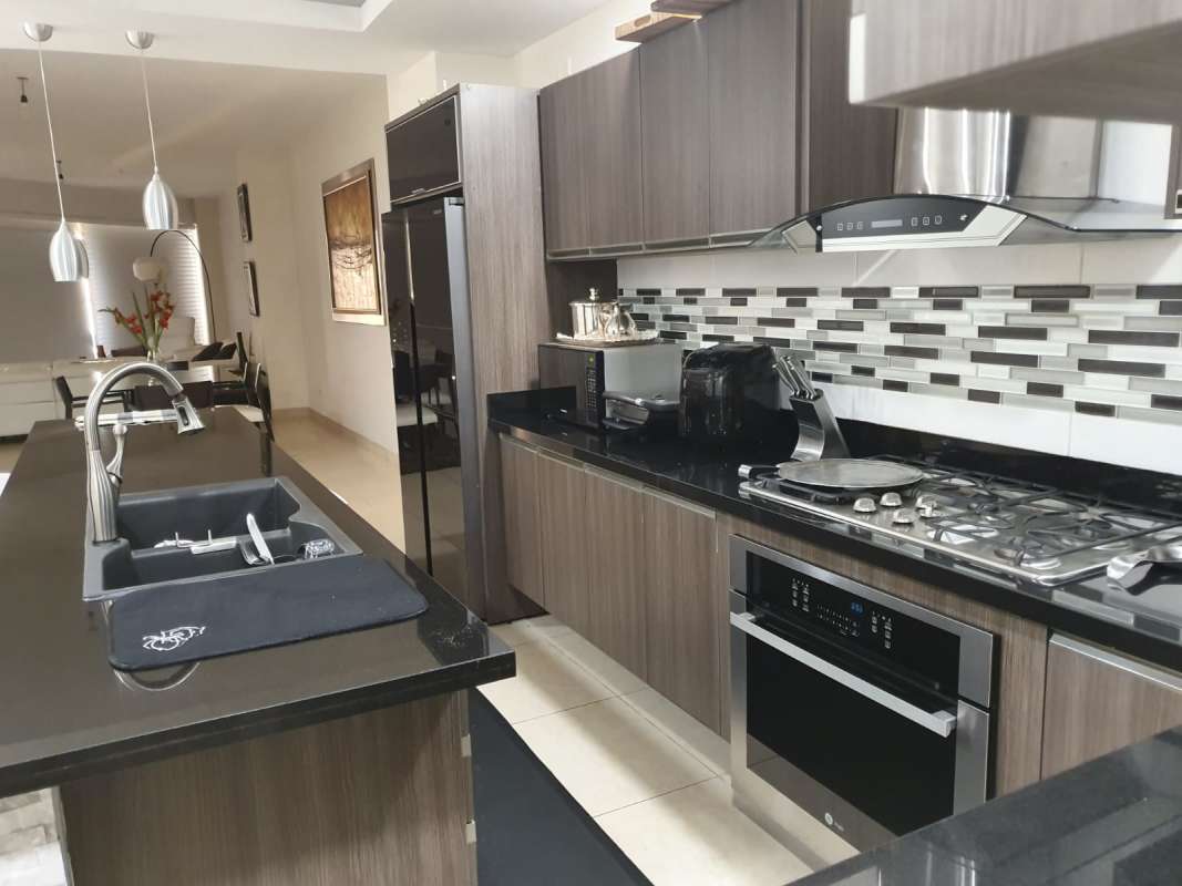 Luxury Ocean View 2BR Apartment PH Rivage Avenida Balboa