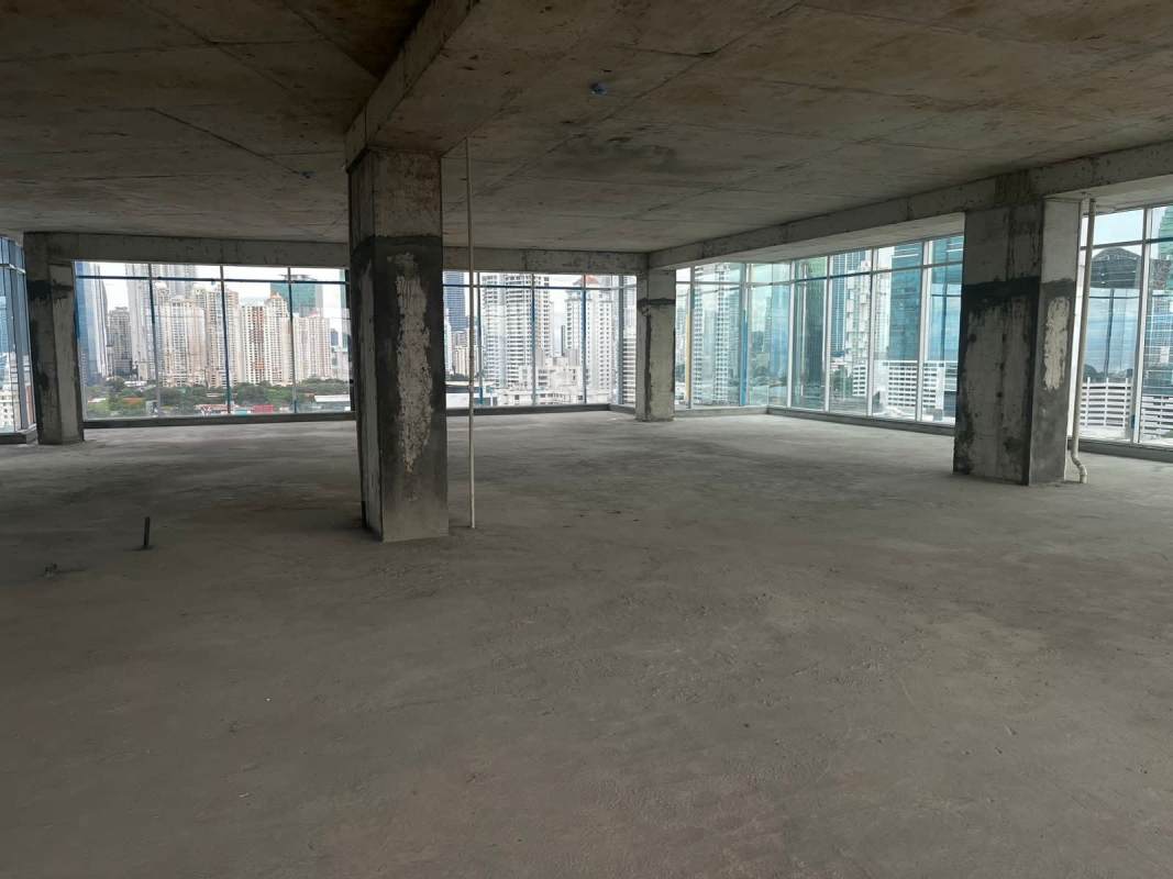Shell condition commercial floor with large windows and panoramic views in PH Financial Park Tower Panama City