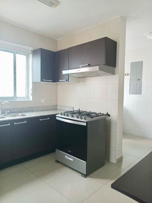 Modern kitchen with granite countertops and appliances PH Coco del Mar San Francisco Panama