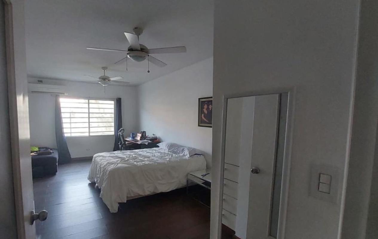 Bright living and dining area with modern decor PH Torres de Toscana Condado del Rey Panama