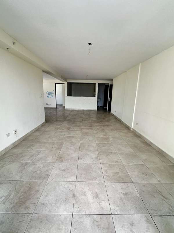 Spacious living room with access to balcony in apartment PH Santerra Parque Lefevre Panama