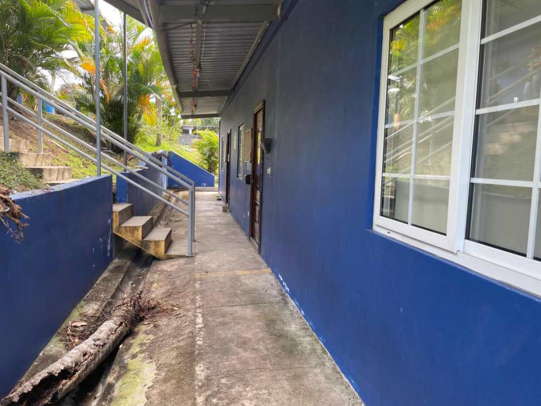 Modern multi-desk office with tiled flooring and bright lighting in Las Trancas Brisas del Golf Panama