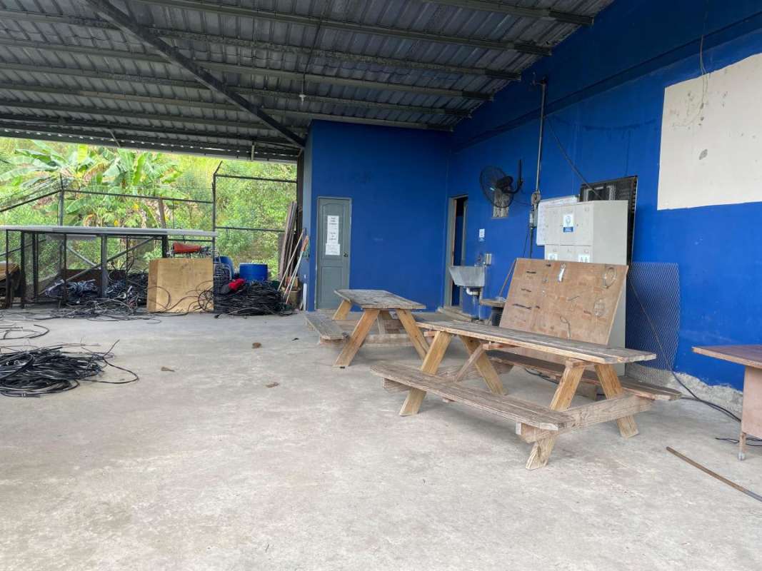 Commercial Lot with Office and Warehouses in Brisas del Golf