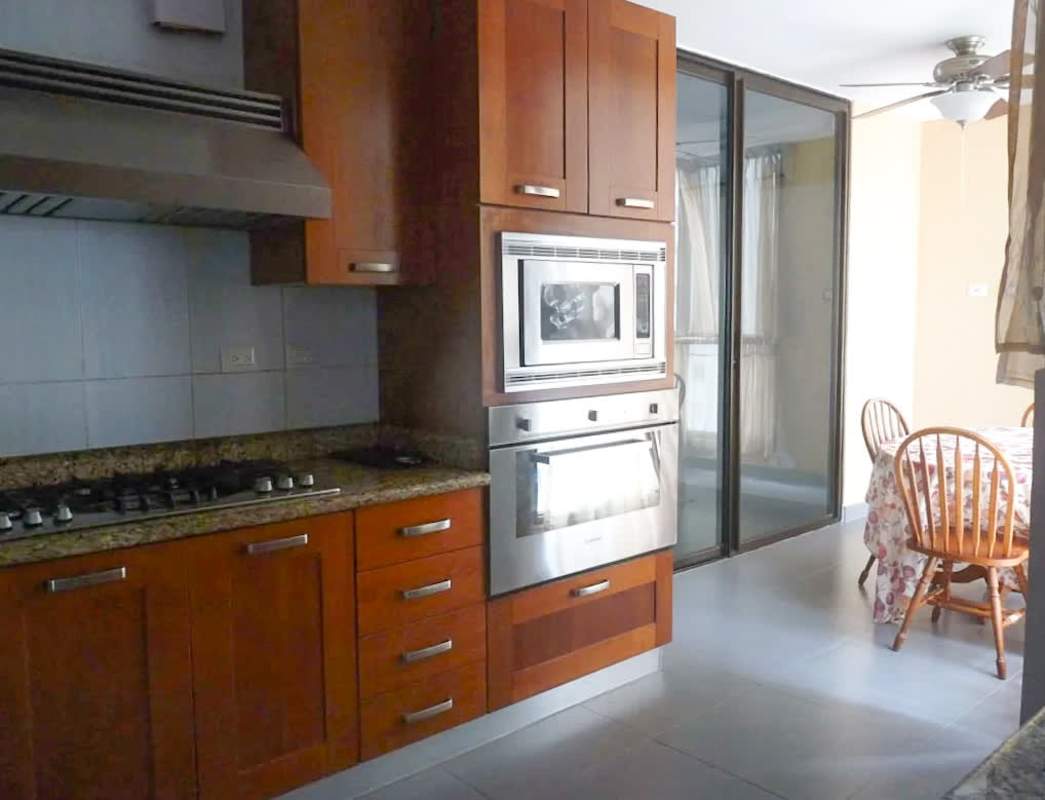 Modern lobby entrance with security desk at PH San Francisco Bay Tower 400 Panama