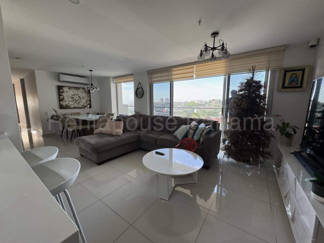 Bedroom with nursery area bright space PH Villa Lucre Tower Panama City