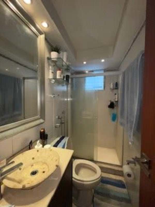 Contemporary lobby with tile floors, stylish seating and art at PH Splendor by The Park Via España Panama City