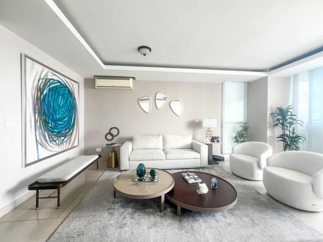 Bathroom with glass shower and tile in PH The View San Francisco Panama