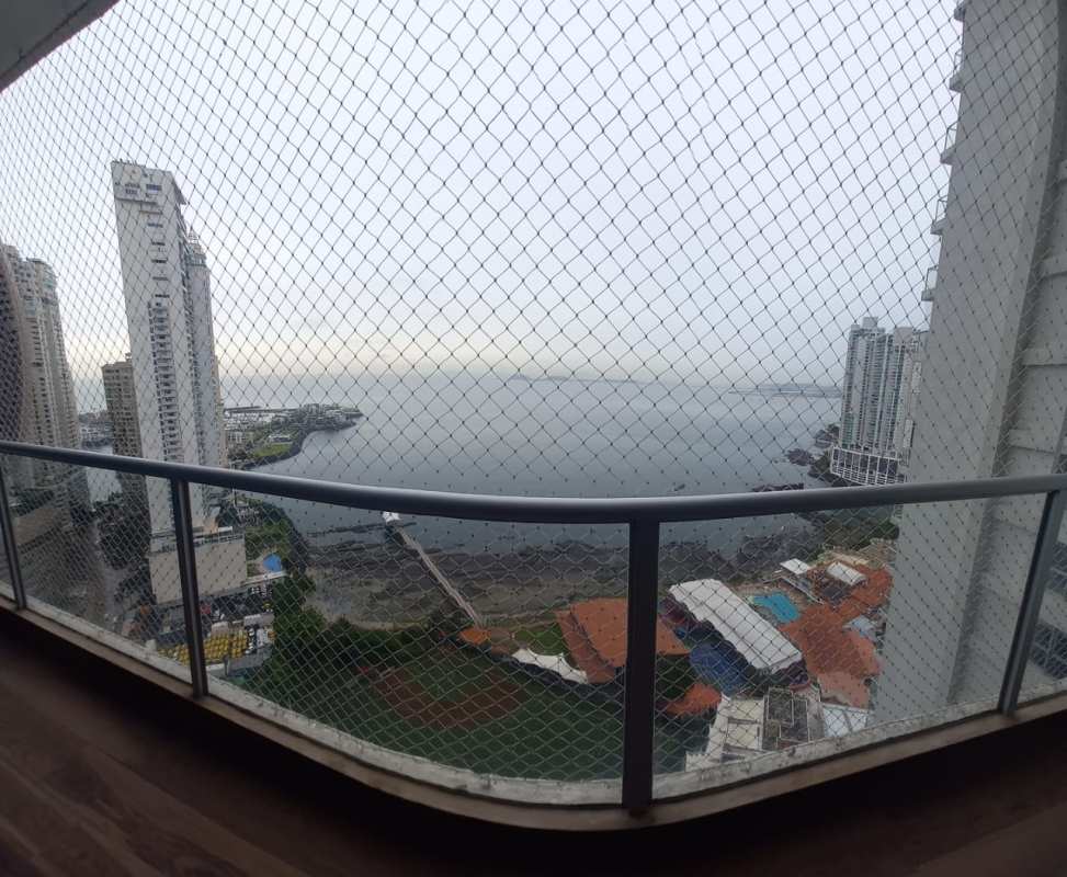 Fully equipped modern kitchen with granite countertops at Q Tower luxury apartment Panama City