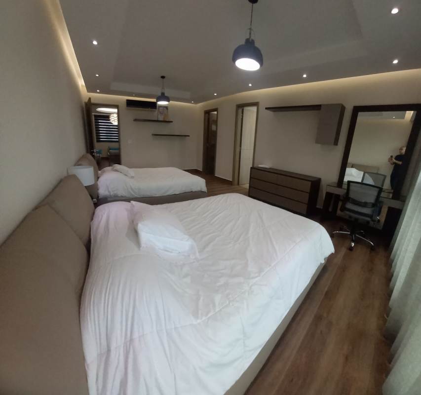 Cozy second bedroom with ensuite bathroom Q Tower Panama