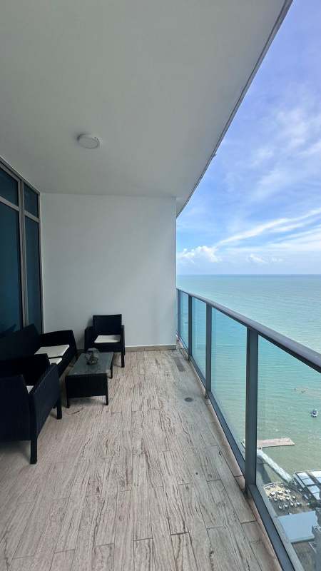 Balcony with ocean views and outdoor seating PH Ocean Club Punta Pacífica