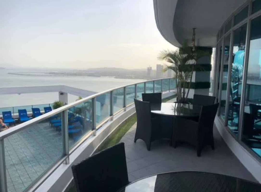 Luxury balcony with panoramic ocean view and skyline at Bayfront Tower Avenida Balboa Panama