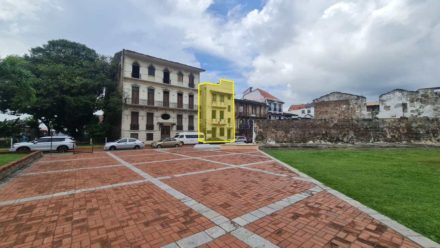 Historic colonial facade with balconies on Plaza Herrera Casco Viejo prime commercial building for rent
