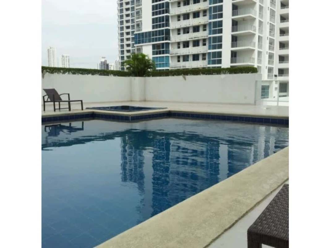Outdoor swimming pool with jacuzzi city skyline views PH Quadrat San Francisco Panama