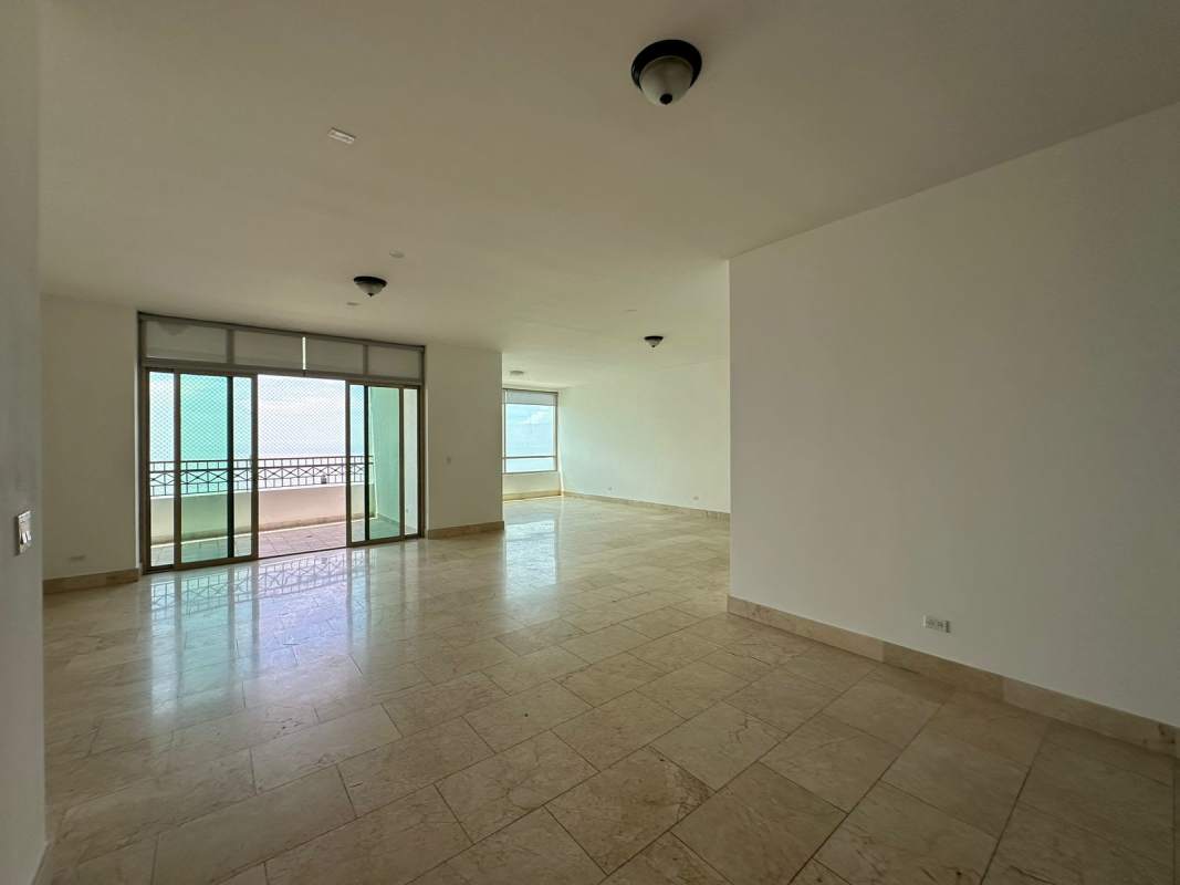 Large balcony overlooking Pacific Ocean at PH Pacific Point luxury condo in Punta Pacífica Panama City