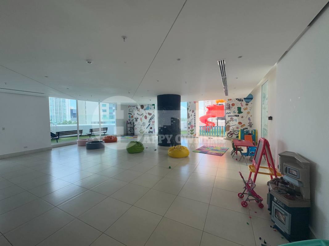 Secondary bedroom with closet space PH Castellammare Costa del Este