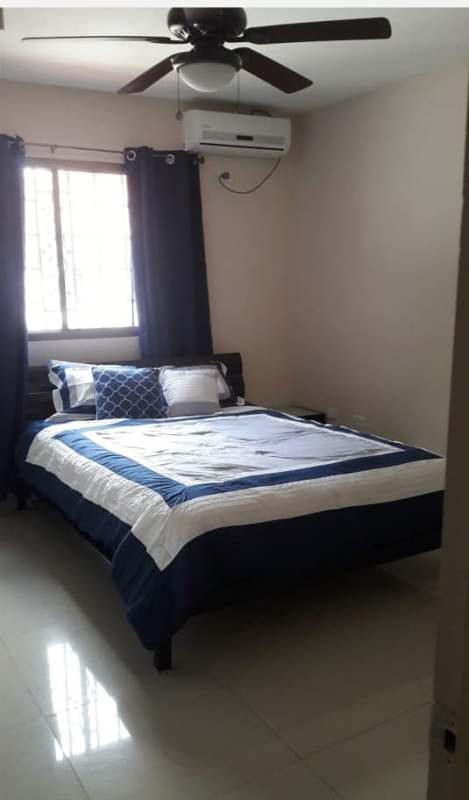 Bedroom for rent with air conditioning, ceiling fan, blackout curtains Villa de las Fuentes Betania Panama