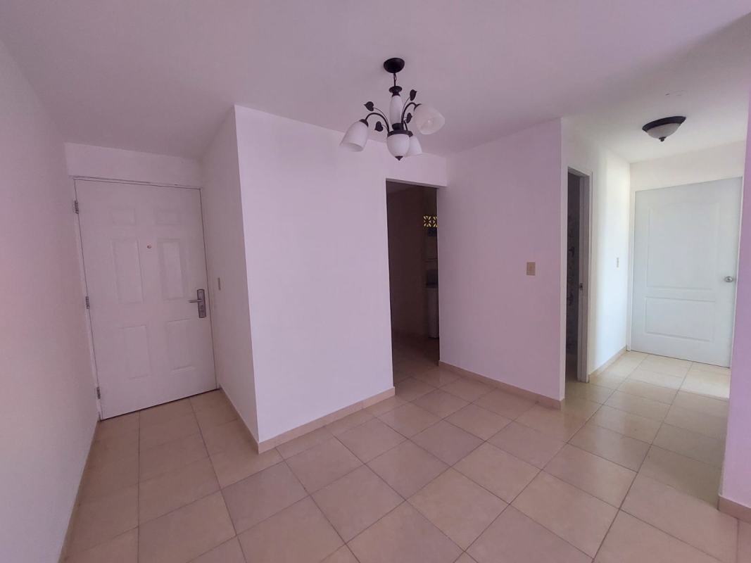 Empty bedroom with tiled floor, window, ceiling fan connection PH Balcones de Santa Fe Pacora Panama