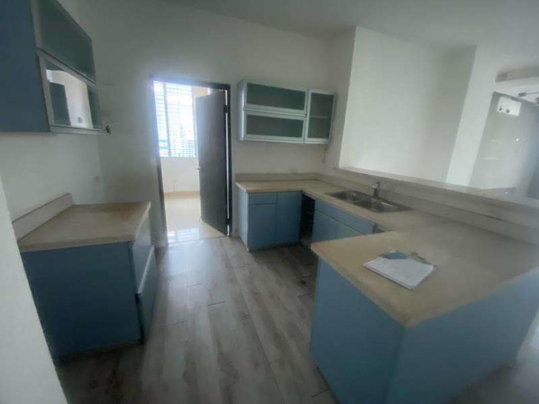 Kitchen cabinets and wood tile flooring PH Famagosta Loft San Francisco Panama