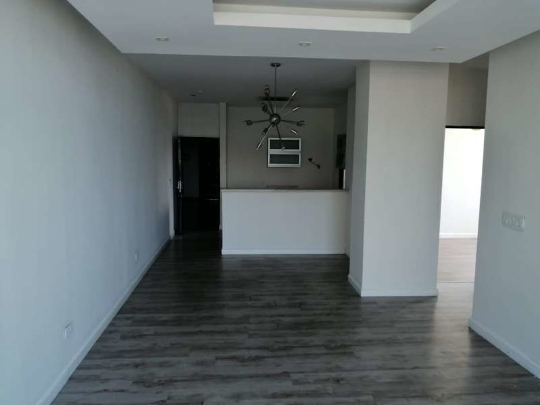 Bedroom space with window urban view and closet PH Famagosta Panama