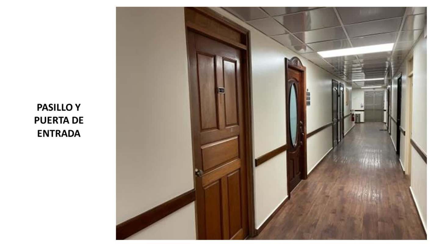 Covered secure parking with easy access at PH Policlínica Norte San Fernando Panama