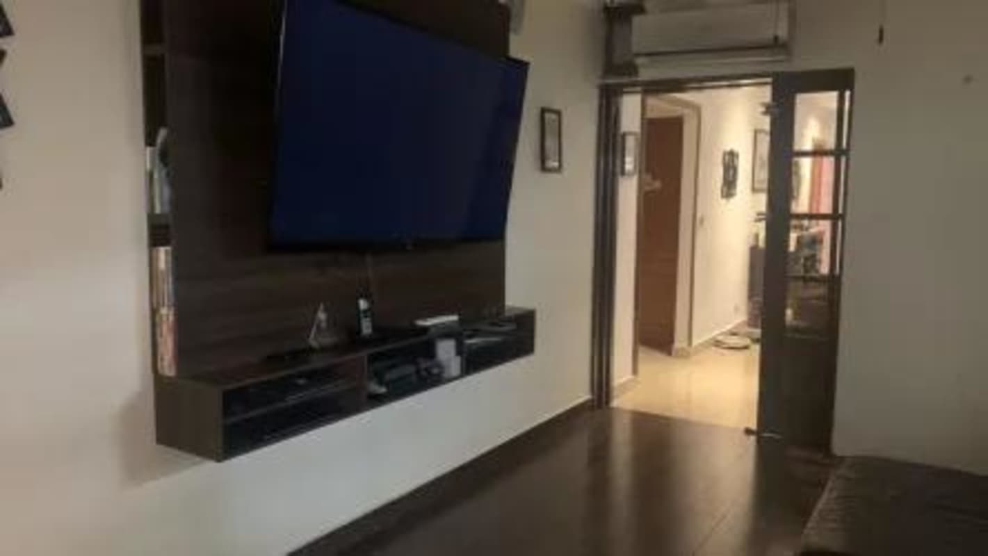 Second bedroom with split AC, tiled flooring, built-in closet in Nuevo Reparto Chanis Panama