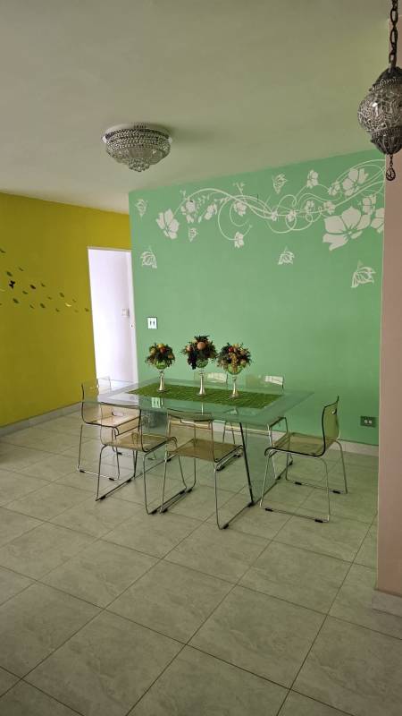 Spacious master bedroom with ensuite bath PH Luxor Tower Panama City