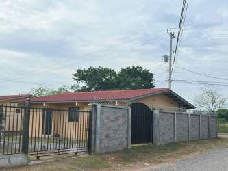 Living area with windows, tiled floors in La Guadalupe Aguadulce Cocle Panama
