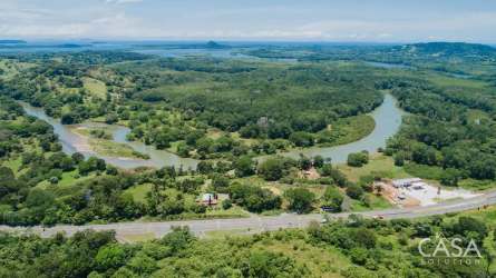 River bend, greenery, wetlands perfect for eco-tourism or farm near Guabala Panama