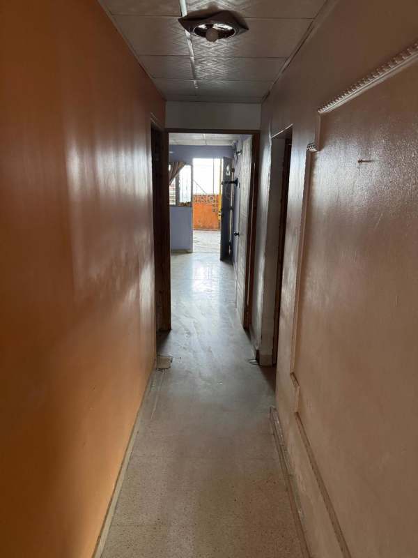 Roofed terrace area with tiled flooring perfect for family gatherings Residencial San Antonio Panama City