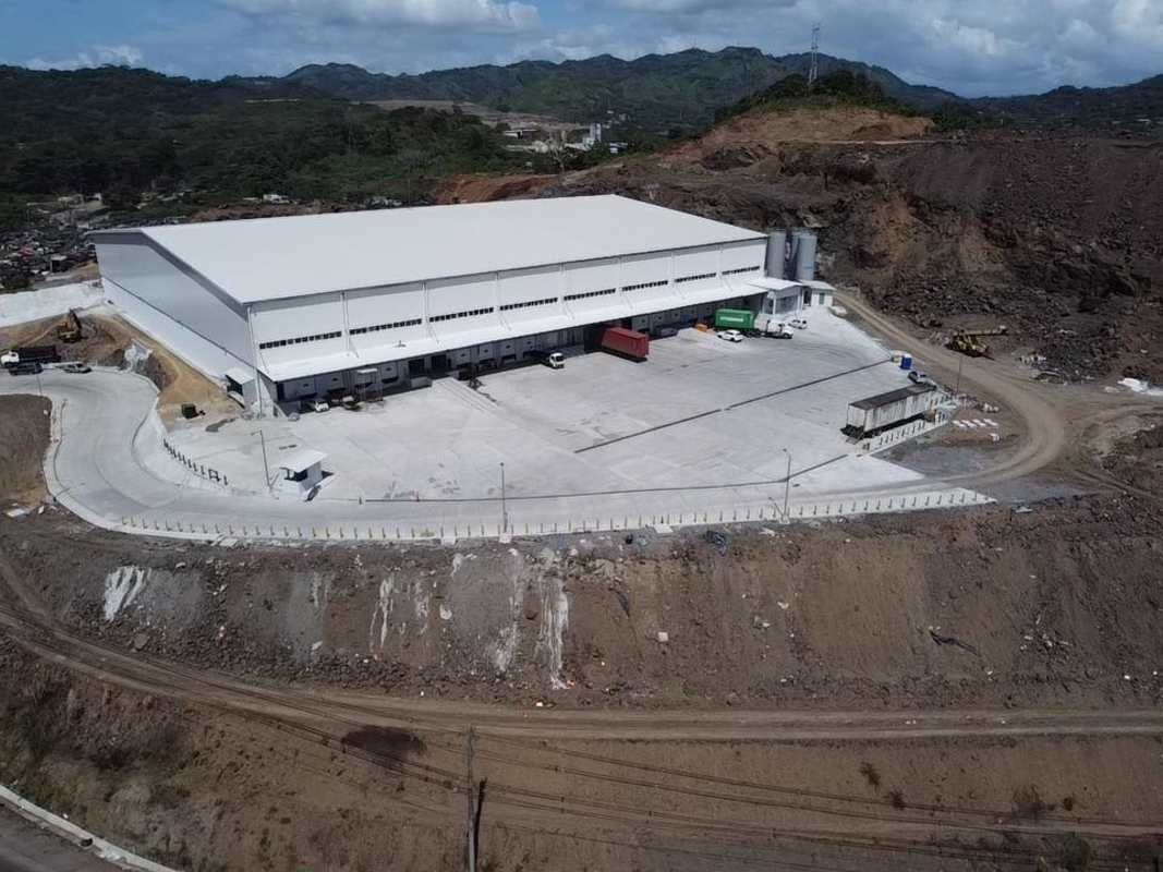 Steel framed interior of logistics warehouse for rent in Panama
