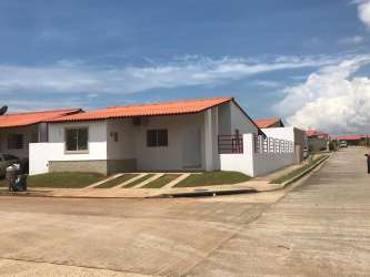3BR 3BA House with Terrace for Sale in La Chorrera Gated Community