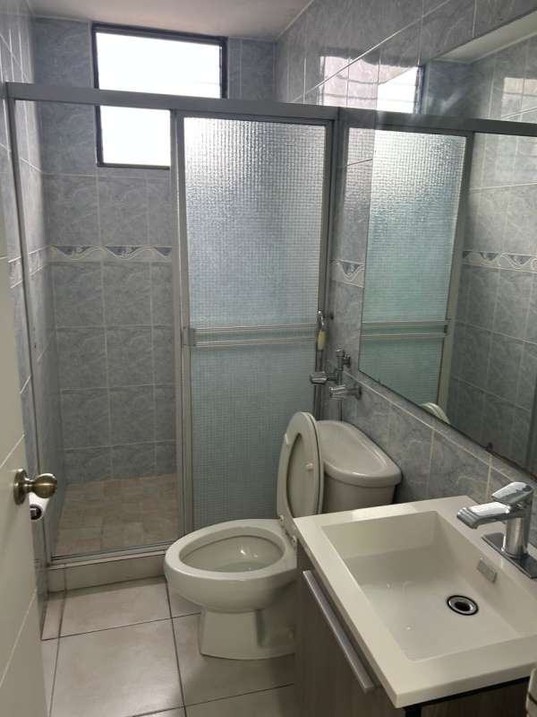 Rooftop swimming pool amenities with city view PH San Francisco Bay Panama