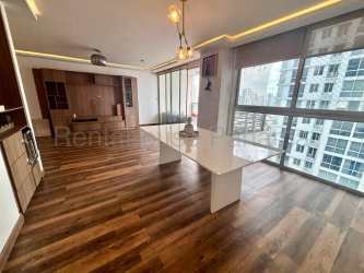 Modern remodeled kitchen with granite countertops and cabinetry in Playas Coclé