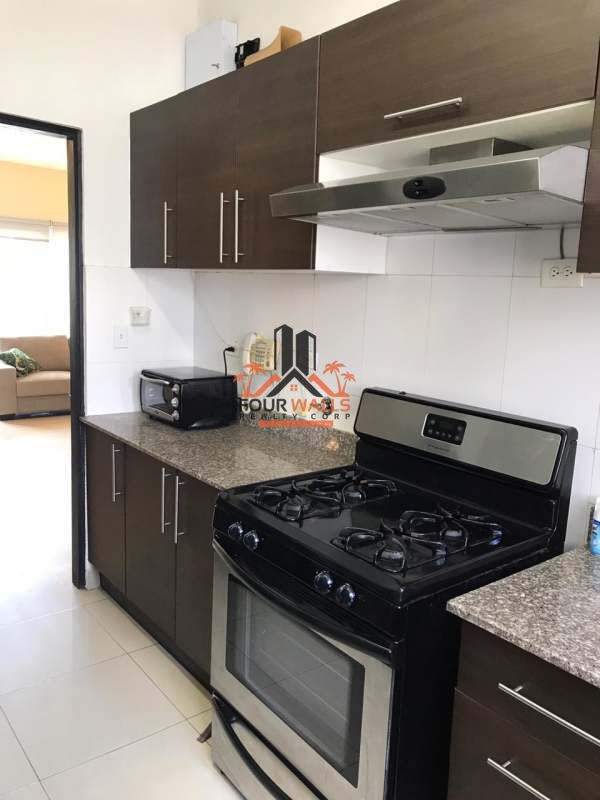 Outdoor swimming pool and sun deck PH Galeria Uno Obarrio