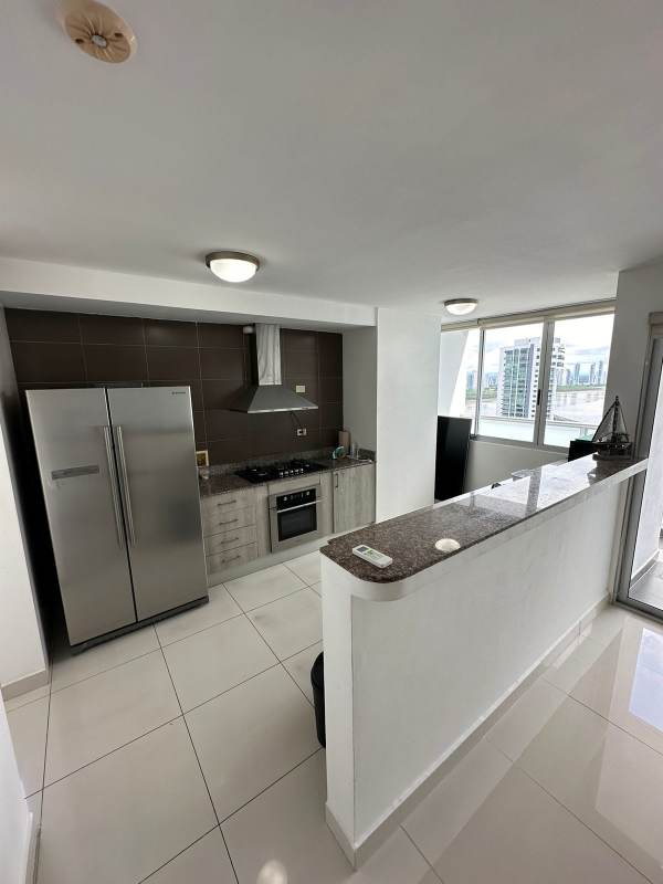 Master bedroom with ocean view, walk-in closet, AC in PH Coco del Mar Panama City