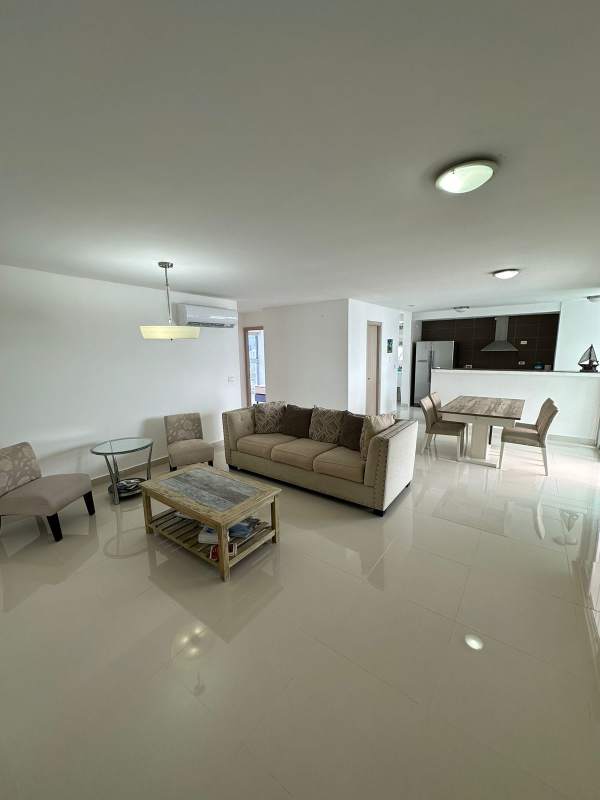 Spacious living room with floor-to-ceiling windows, seaview, balcony access in PH Coco del Mar Panama