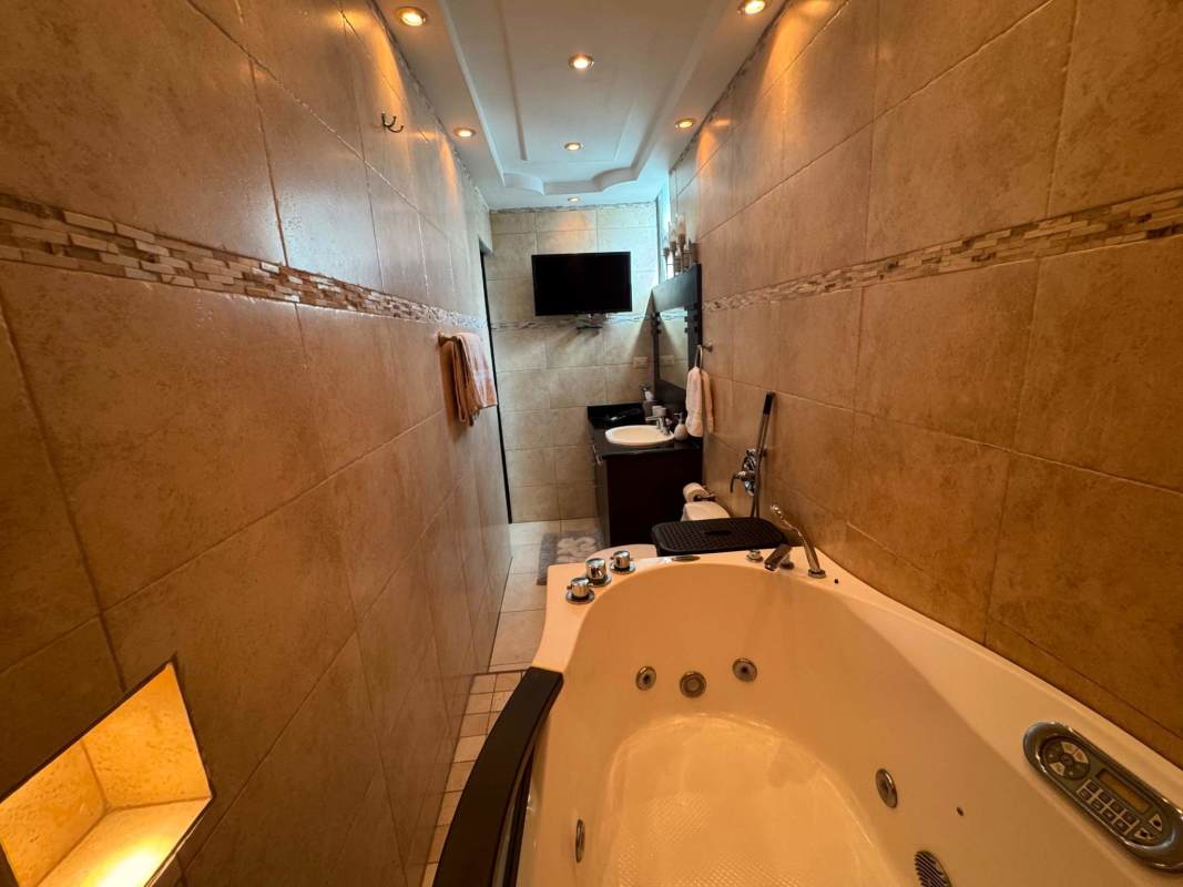 Granite countertop kitchen with appliances PH Pacific Sea Punta Paitilla Panama