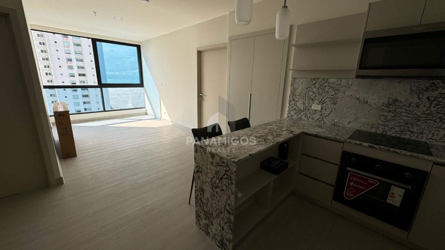 Contemporary bathroom with glass-enclosed shower and modern fixtures in PH Arcadia Costa del Este