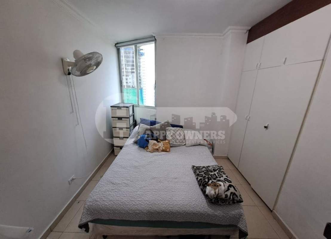 Bathroom with walk-in shower tile accents contemporary finishes PH Green Park Tower Condado del Rey