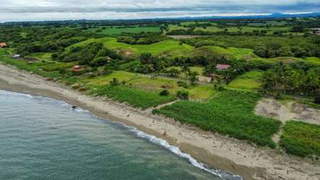 House and Beachfront Lot for Sale in Tonosí - 2 bedrooms