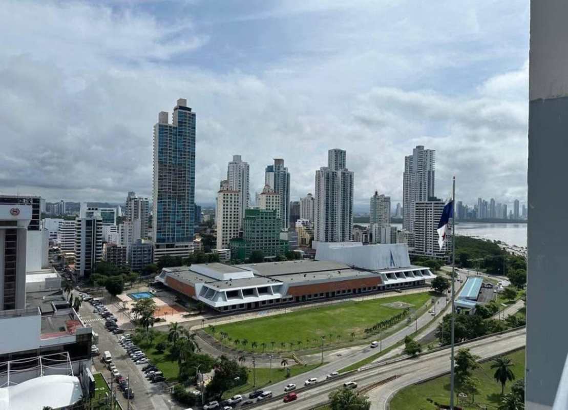 Furnished second bedroom with closet, AC and window at PH Terramar for rent in San Francisco Panama