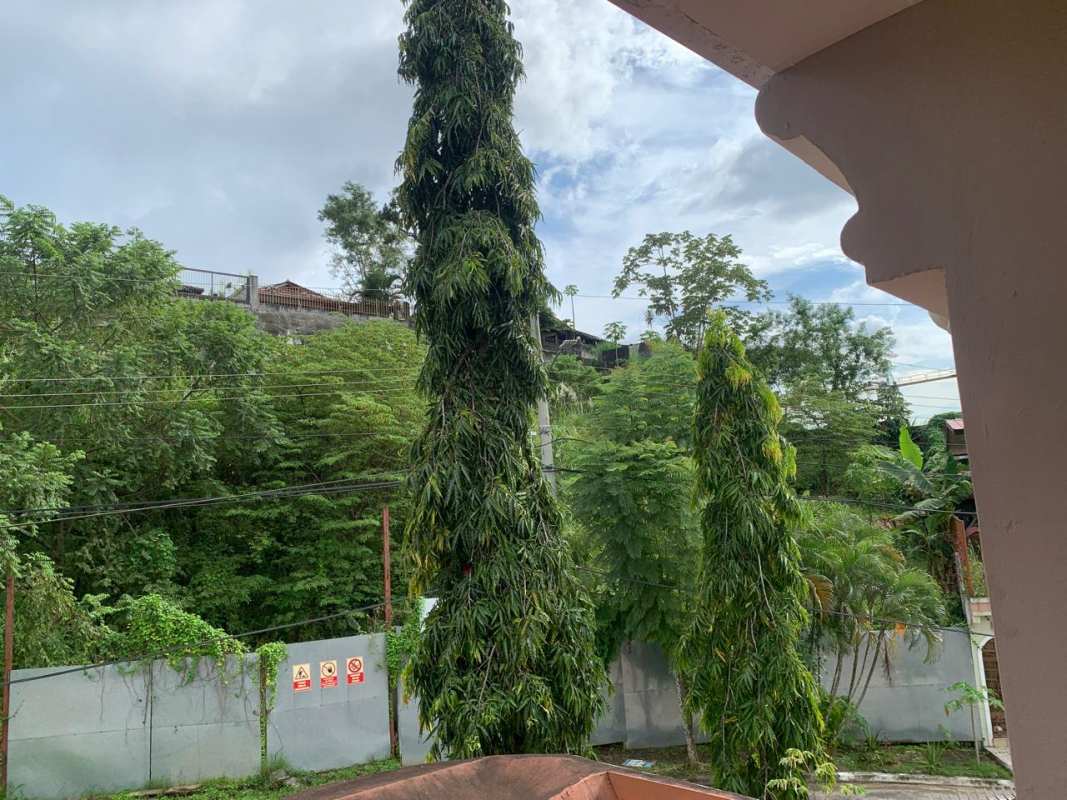 Modern kitchen granite countertops white cabinets Villa de las Fuentes Panama