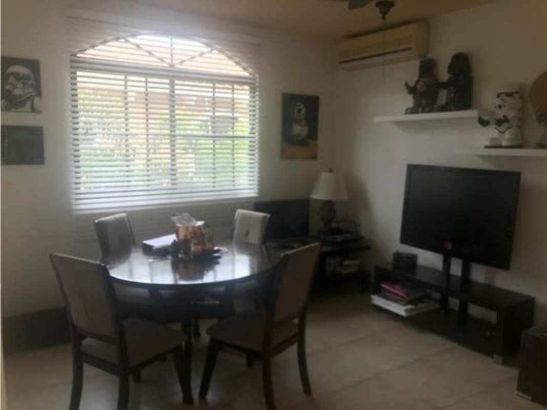 Spacious bedroom with large windows, blinds, AC, ceiling fan Clayton Village Panama
