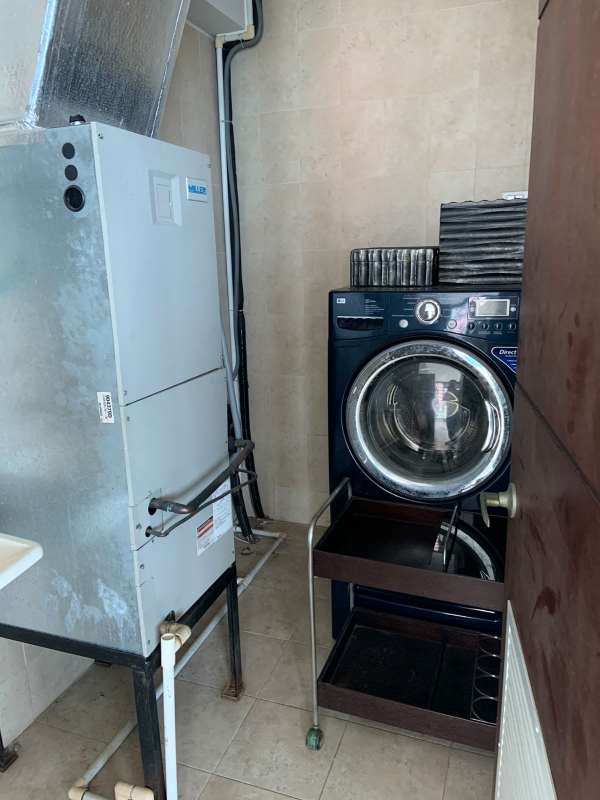 Spacious master bedroom mezzanine with ensuite walk-in closet PH Loft Four 41