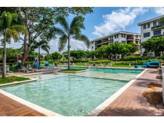 Family-friendly amenities with swimming pool, garden and playground River Valley Panama Pacifico