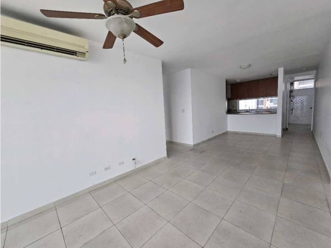 Spacious modern closet with shelving and hanging rods in PH Terrasol Panama apartment