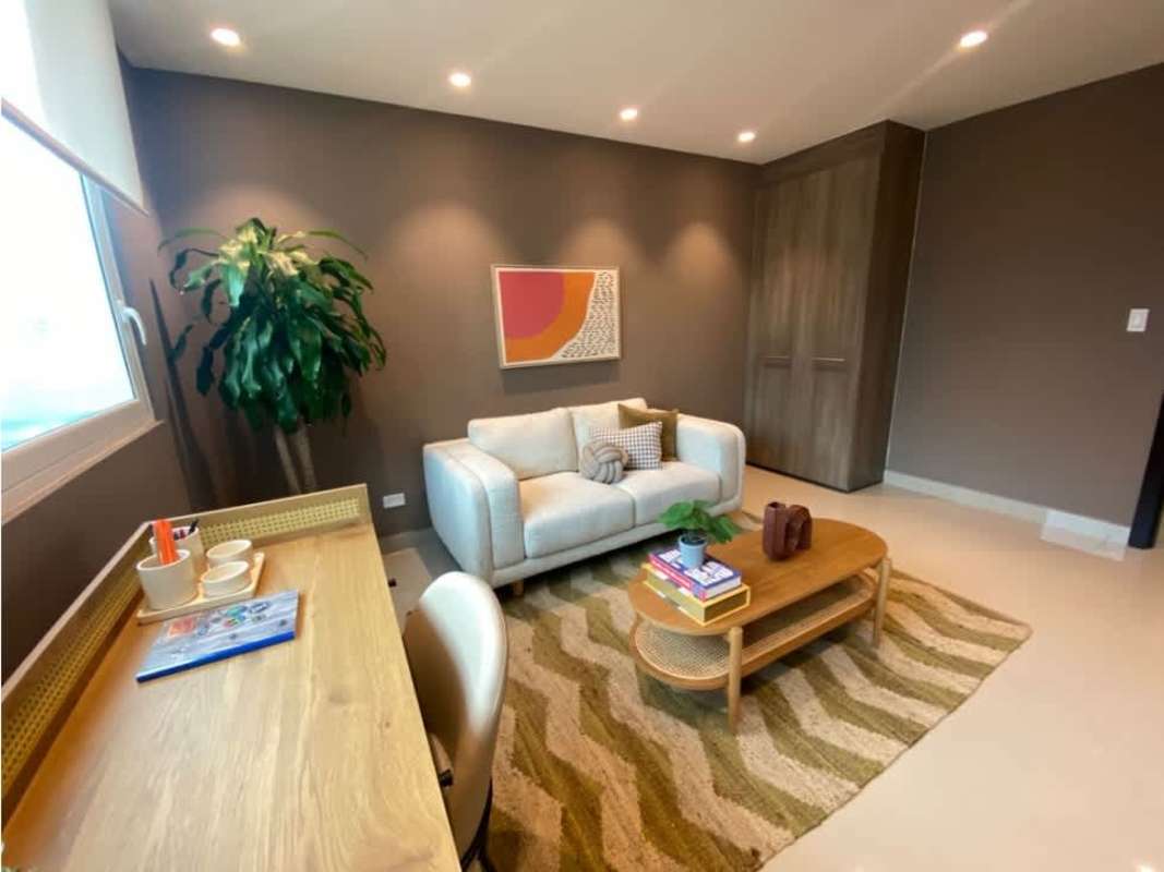 Infinity pool with panoramic city and ocean views PH Sky Residence Bella Vista Panama