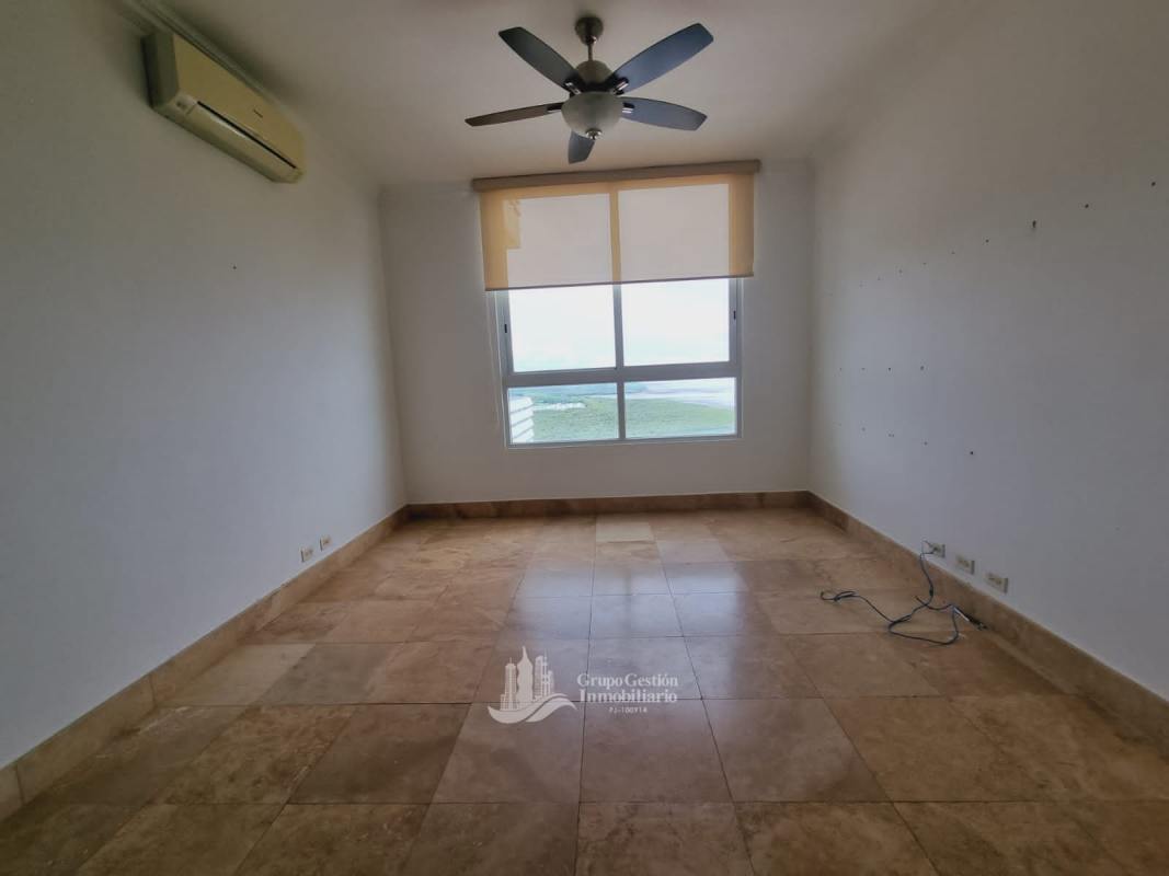 Modern master bathroom with spa bathtub, walk-in shower, double sinks marble finishes PH Acqua Costa del Este Panama